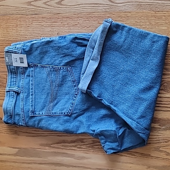 Women's Jean shorts - Picture 3 of 8